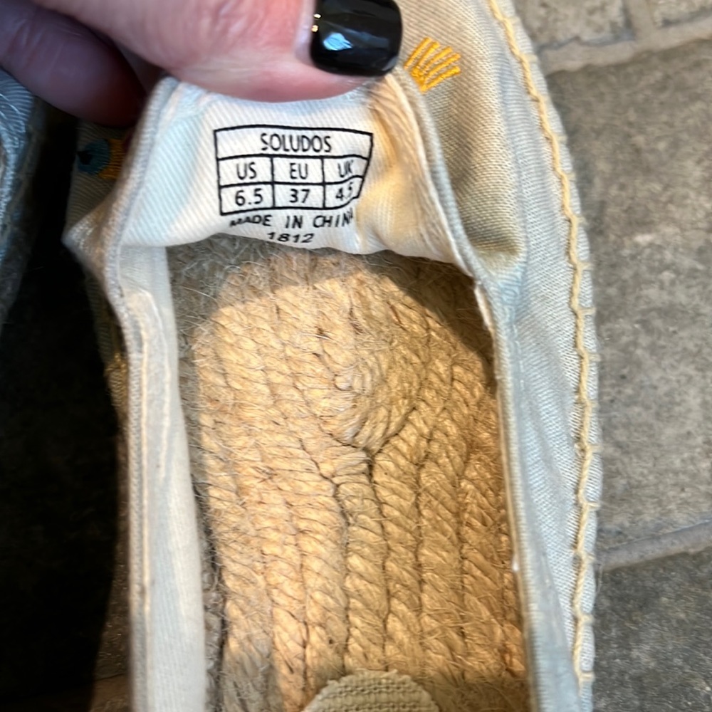 💥BOGO💥 Soludos Women's PINATA Slip-on. Shoe Size 6.5 EUC but more like size 6 - Picture 8 of 9